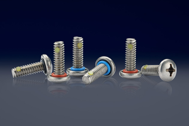 Pellet self-locking screw